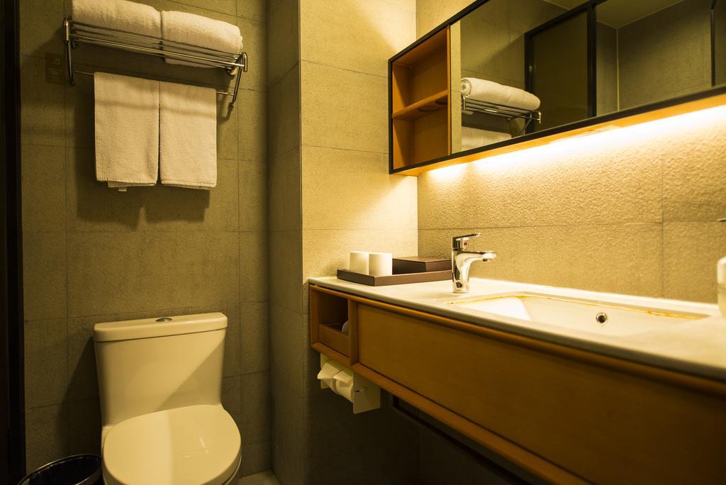 Ji Hotel Chengdu West Hi-Tech Zone Longhu Номер фото